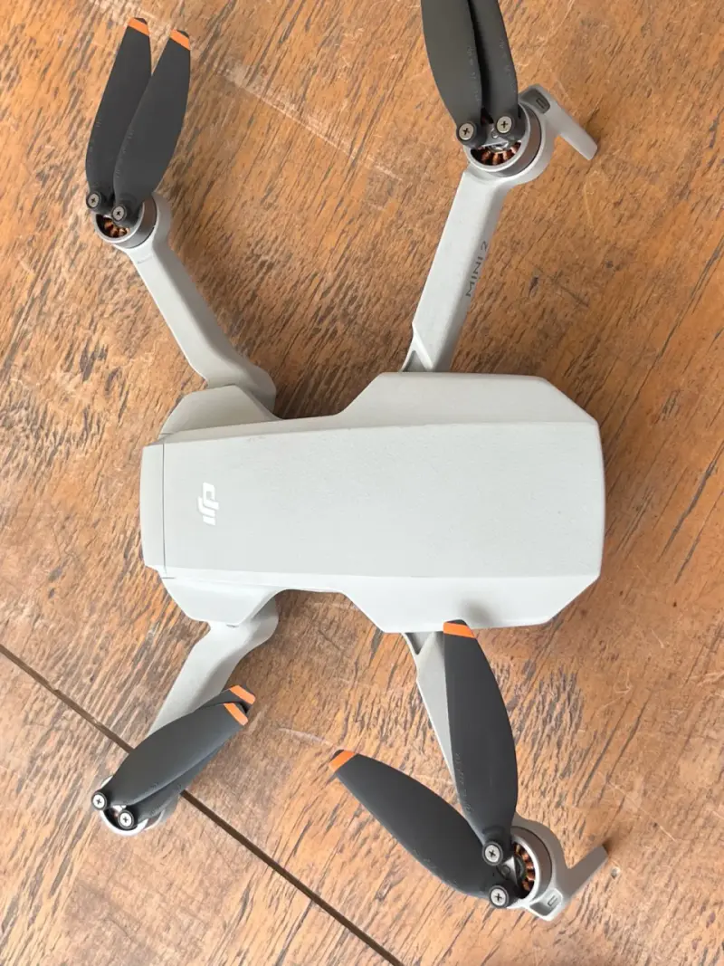 Drone DJI Mini 2 con accesorios y baterías adicionales - 6