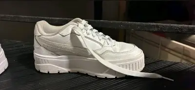 Zapatillas deportivas blancas con plataforma - miniatura 1