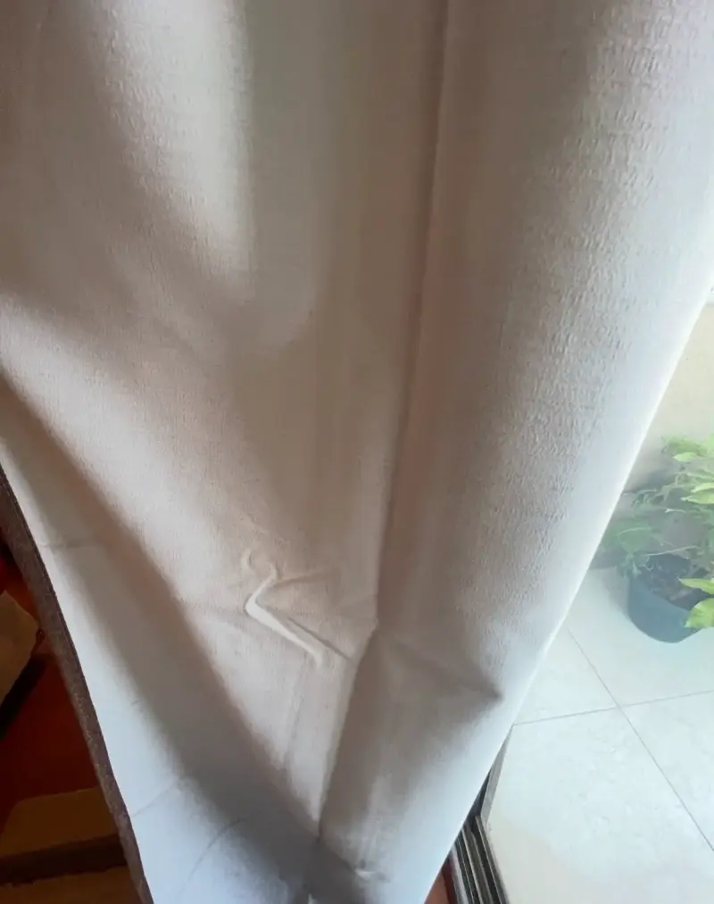 Cortinas opacas color beige con ojales - 2