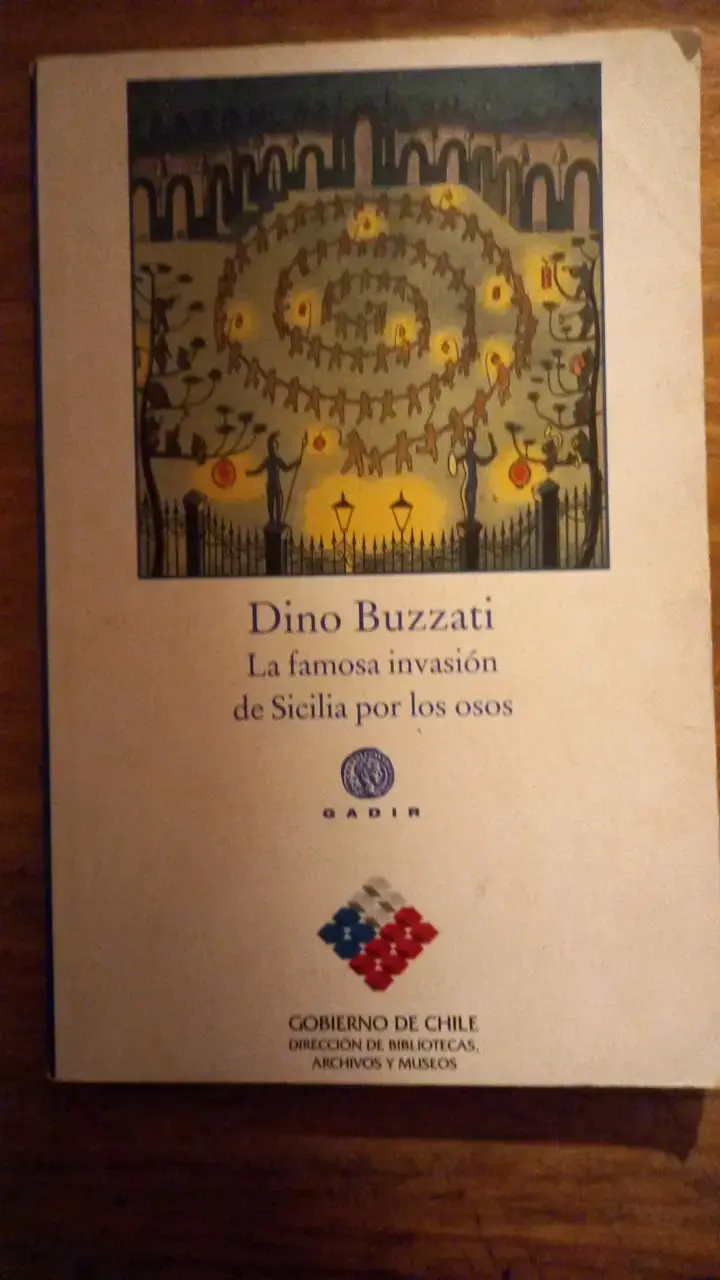 Libro 'La famosa invasión de Sicilia por los osos' de Dino Buzzati - 1