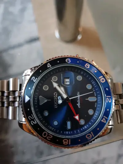 Reloj  Seiko GMT bisel azul - miniatura 1