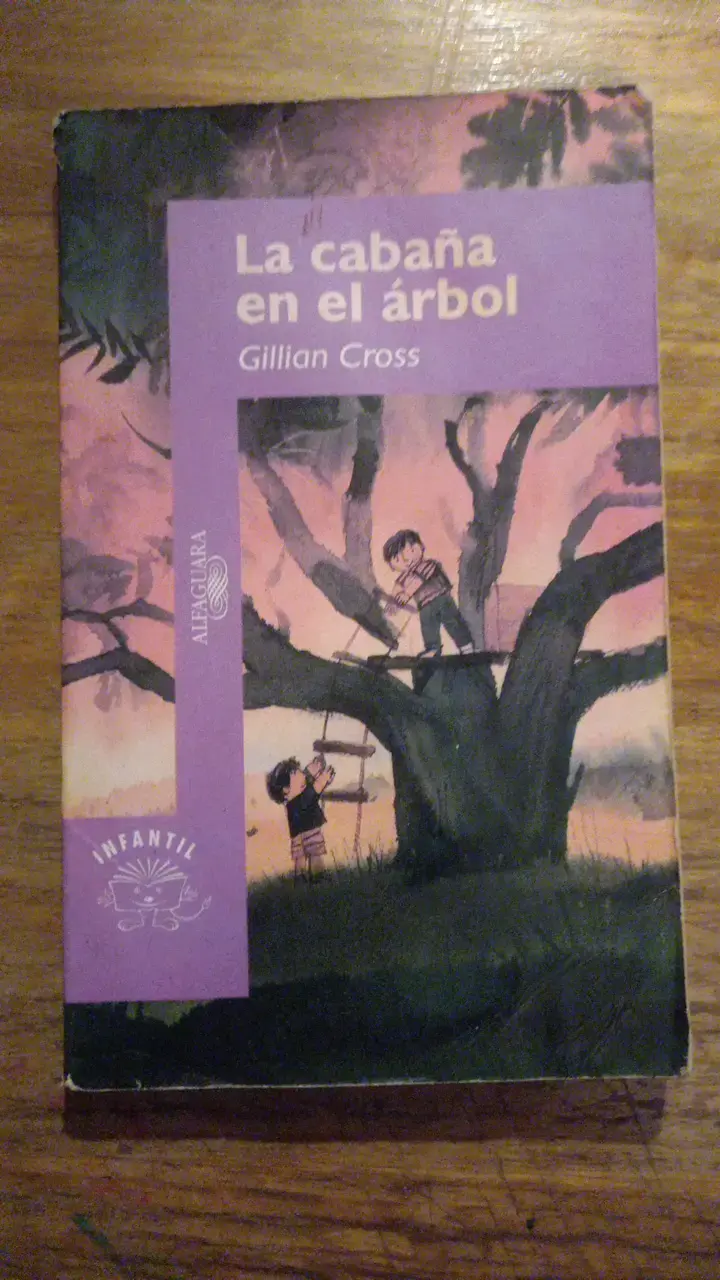 Libro infantil 'La cabaña en el árbol' de Gillian Cross - 1