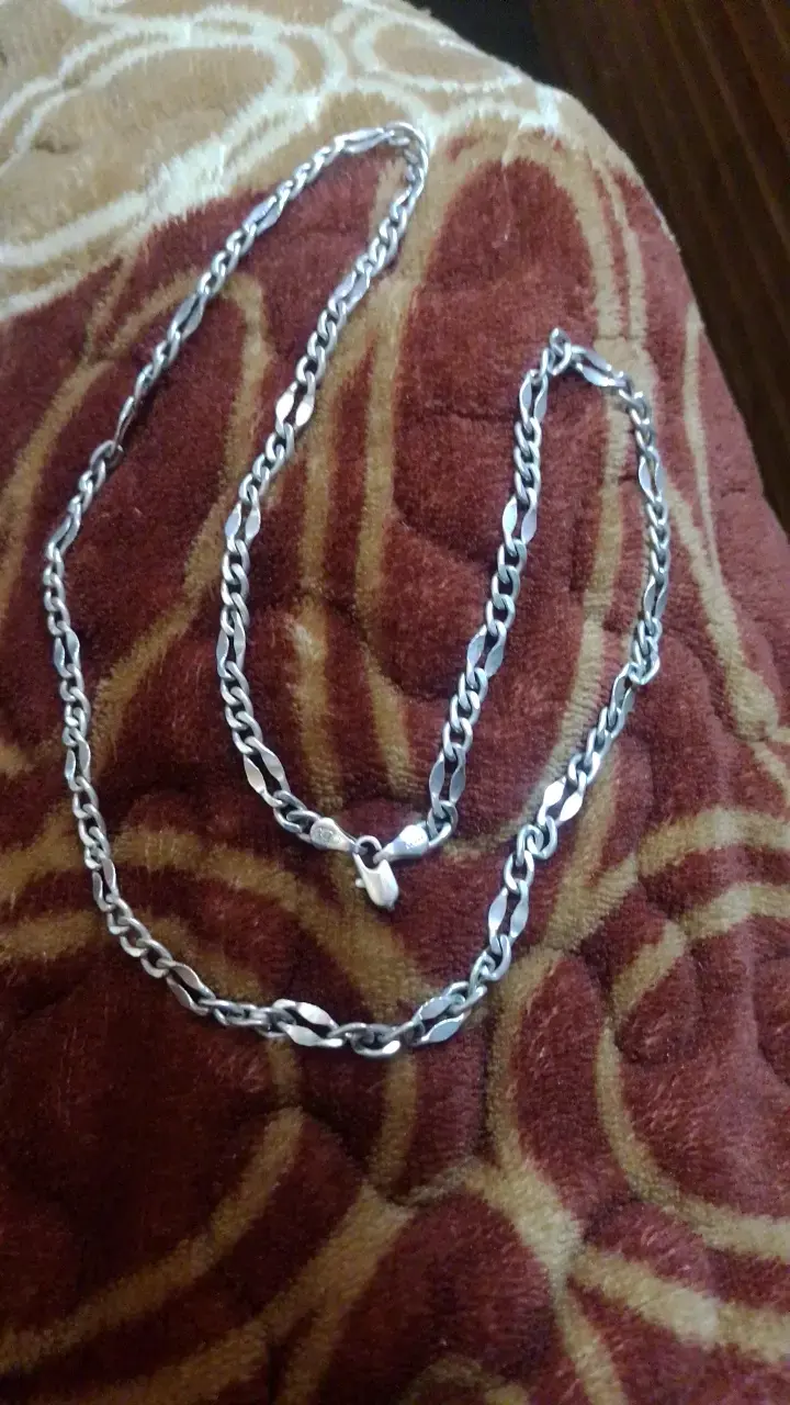 Cadena de plata estilo Figaro