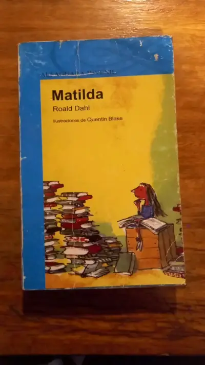 Libro 'Matilda' de Roald Dahl con ilustraciones - miniatura 1