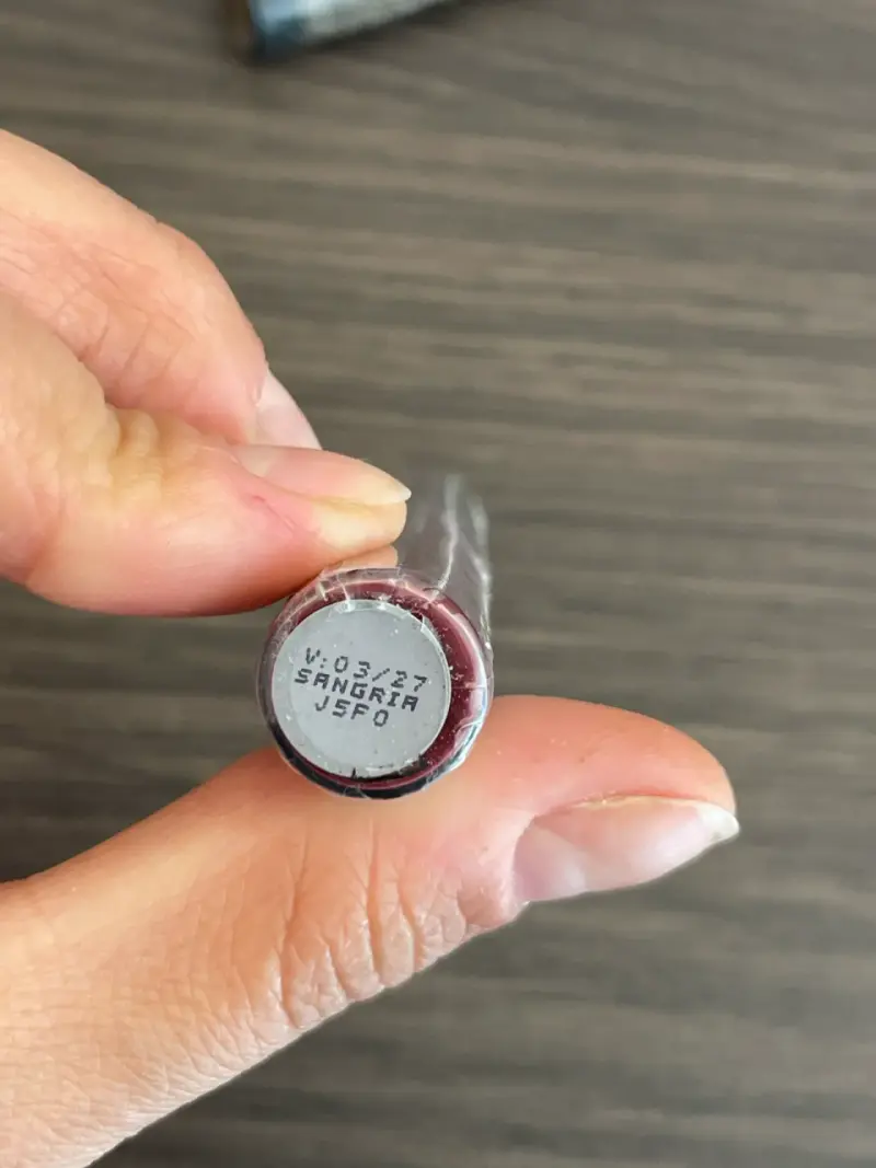 Labial líquido color sangría CYZONE - 1