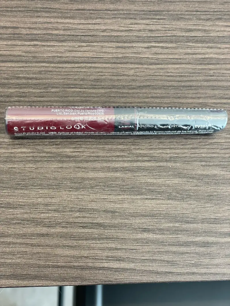 Labial líquido color sangría CYZONE - 2