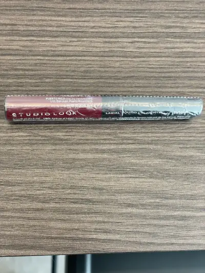 Labial líquido color sangría CYZONE - miniatura 2