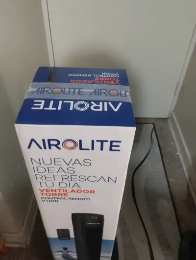 Ventilador torre Airolite con control remoto - miniatura 1