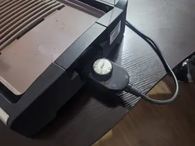 Parrilla eléctrica Oster con tapa de vidrio - miniatura 3