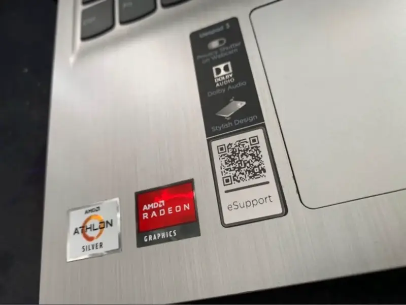 Laptop Lenovo con procesador AMD Ryzen - 6