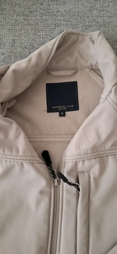 Chaqueta beige para hombre con cierre frontal - miniatura 2
