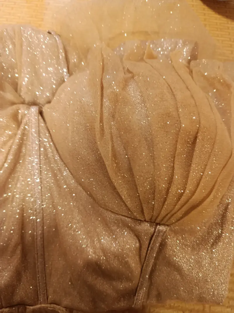 Vestido corto strapless dorado brillante - 5