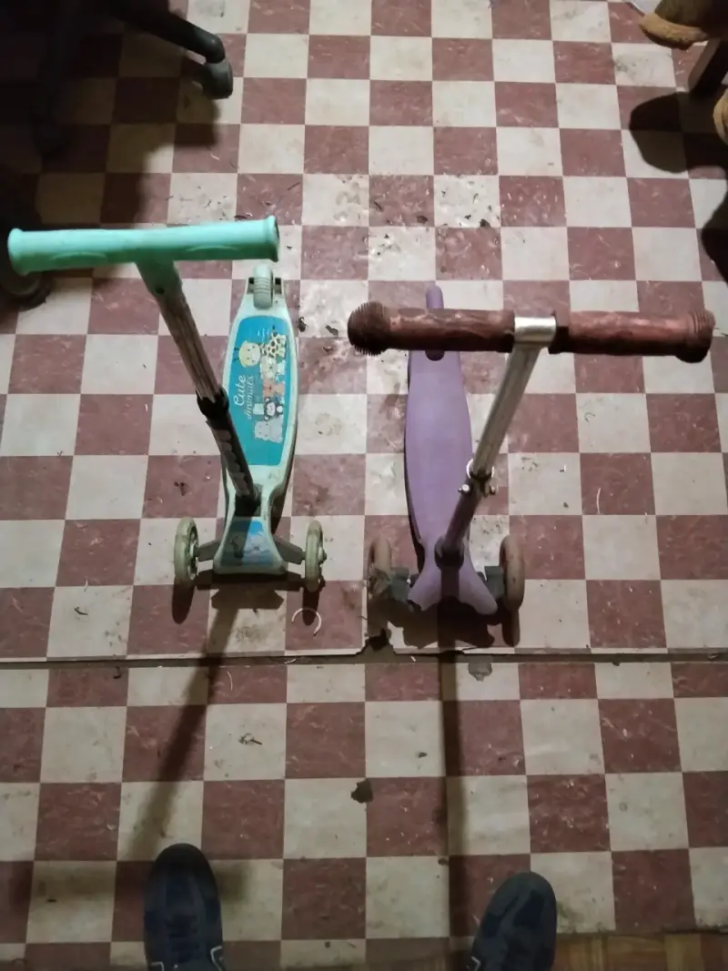 Scooters infantiles de tres ruedas usados