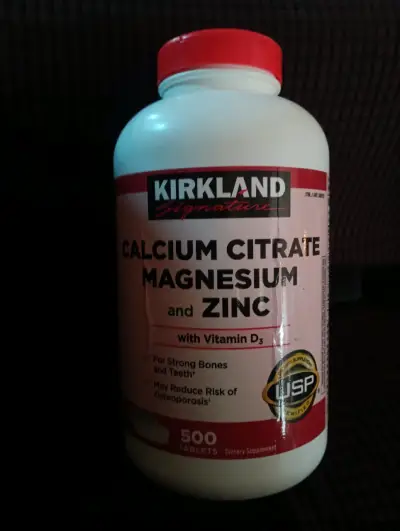 Suplemento Kirkland Calcio Magnesio Zinc 500 tabletas - miniatura 1