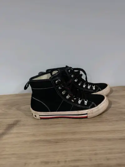 Zapatillas negras de lona estilo botín - miniatura 1