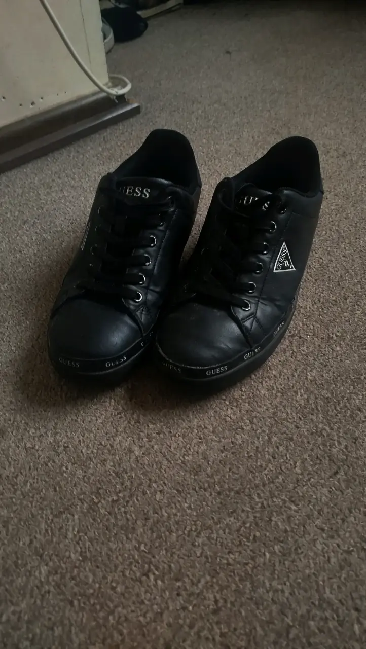 Zapatillas negras Guess para hombre
