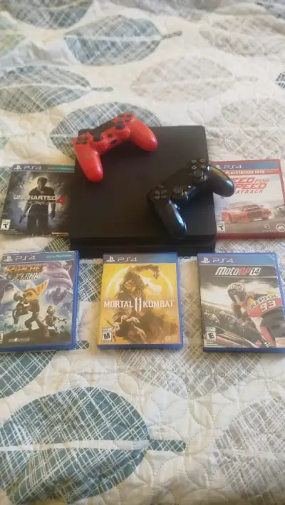 Consola PS4 con dos controles y seis juegos - miniatura 2