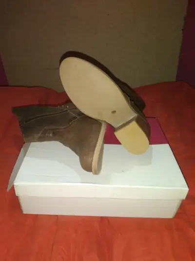 Botines de cuero marrón con tacón alto - miniatura 2