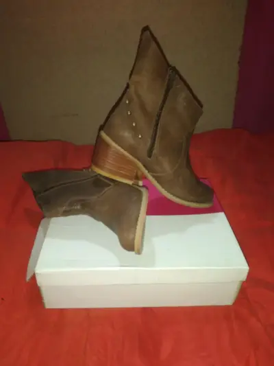 Botines de cuero marrón con tacón alto - miniatura 3