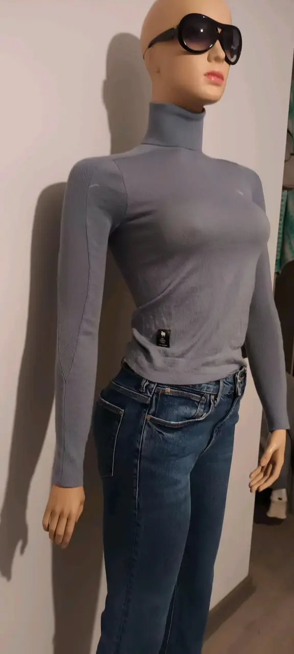 Polera de cuello alto gris para mujer - 2