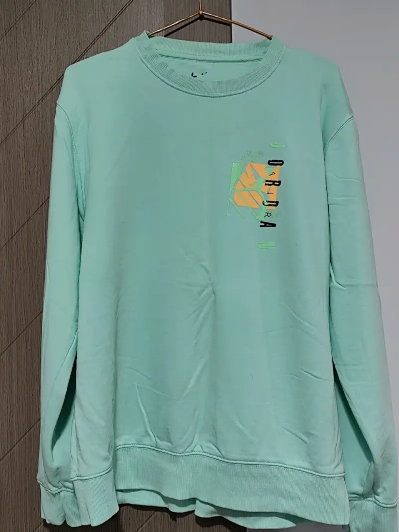 Polerón verde menta unisex con diseño gráfico - 1