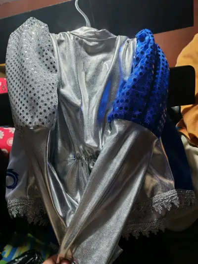 Traje de danza folclórica azul con sombrero - miniatura 4