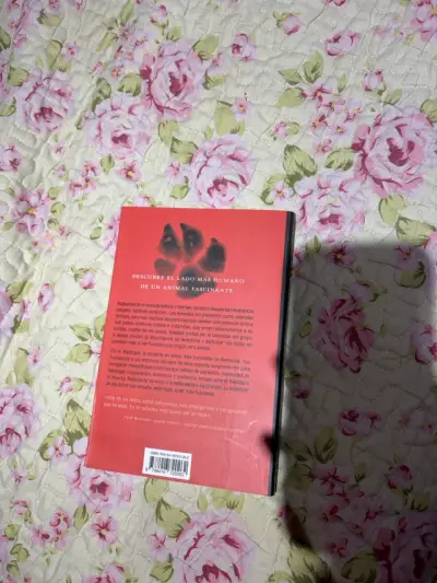 Libro 'El Lado Más Humano de un Lobo' de Elli H. Radinger - miniatura 1