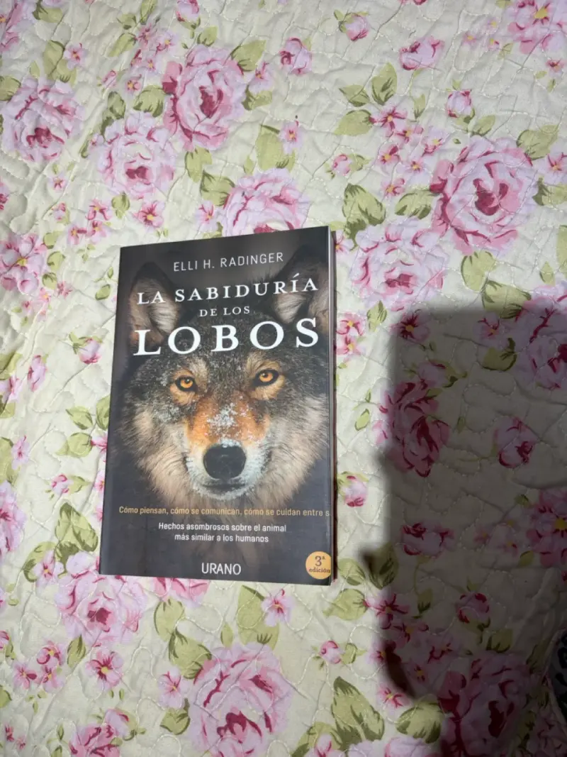 Libro 'El Lado Más Humano de un Lobo' de Elli H. Radinger - 2