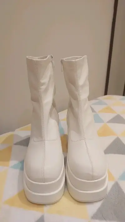Botines de plataforma blancos con cierre lateral - miniatura 2