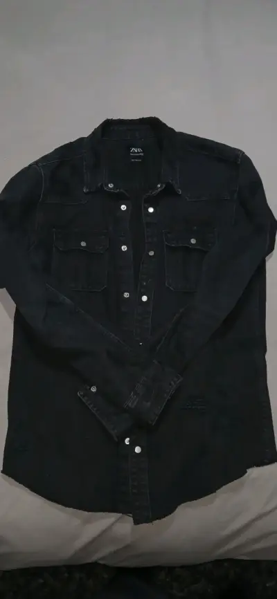 Camisa de mezclilla negra Zara para hombre - miniatura 1