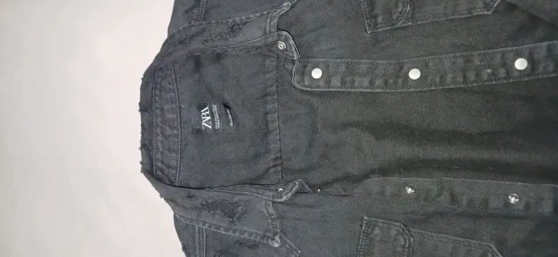 Camisa de mezclilla negra Zara para hombre - 2