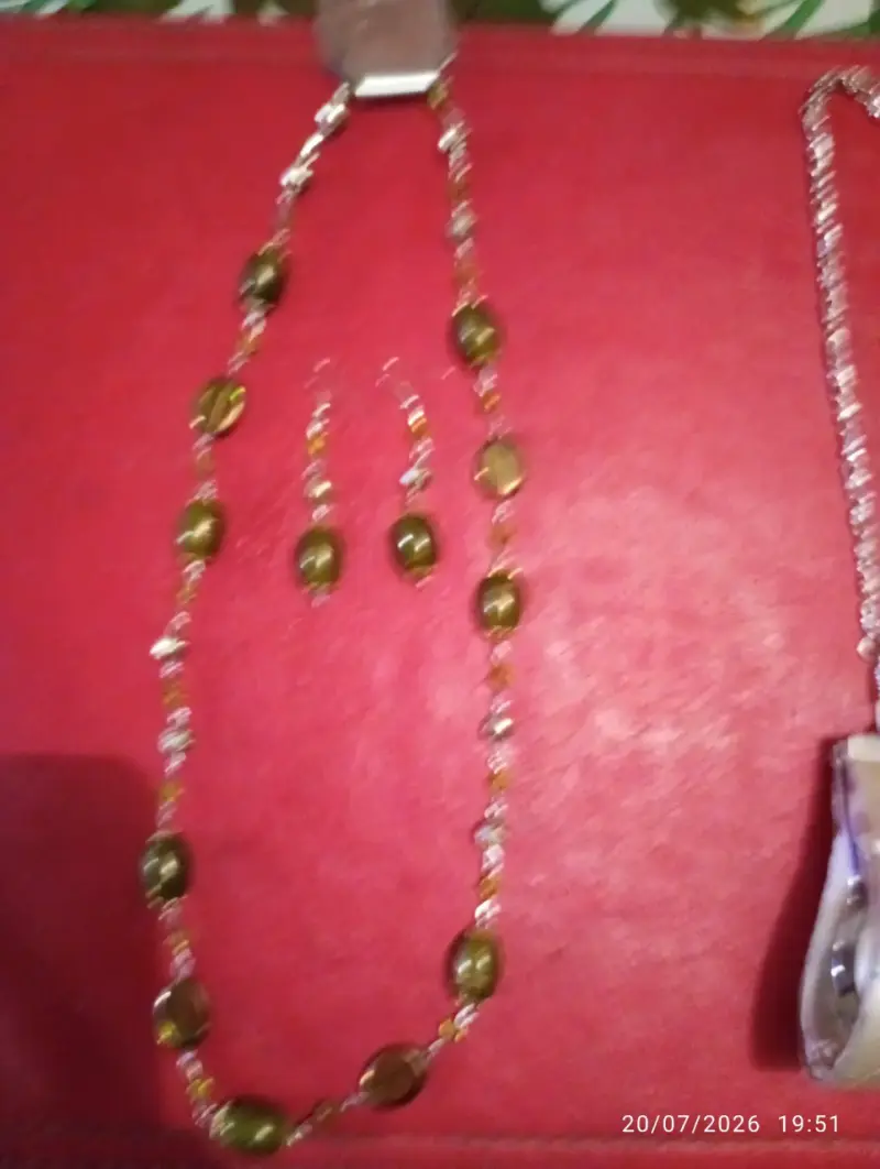 Set de collar, aretes y bolso elegante - 4