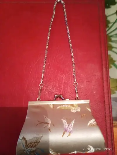 Set de collar, aretes y bolso elegante - miniatura 6