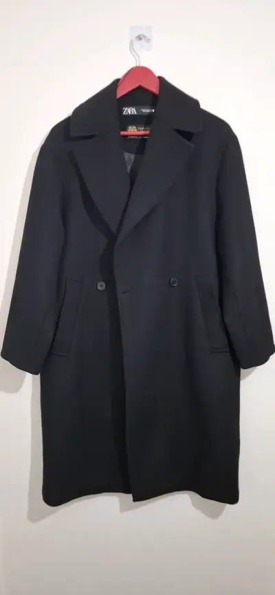 Abrigo negro elegante Zara para mujer - miniatura 1