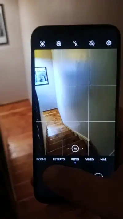 Huawei P40 Lite con 128GB de almacenamiento - miniatura 3