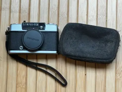 Cámara vintage Olympus Pen con estuche - miniatura 4