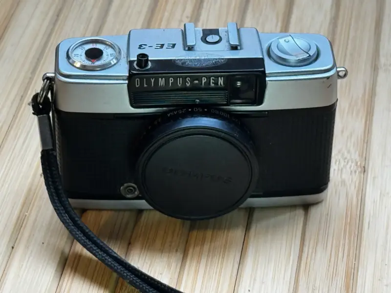 Cámara vintage Olympus Pen con estuche - 5