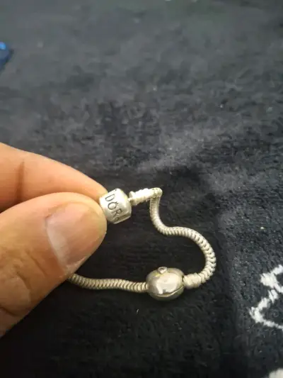 Pulsera de plata  Pandora con dije de corazón - miniatura 3