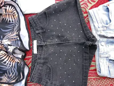Shorts de mezclilla sin uso de niña cada uno 5.000 - miniatura 3