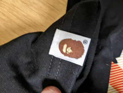 Polera negra By Bathing Ape con diseño exclusivo - miniatura 5