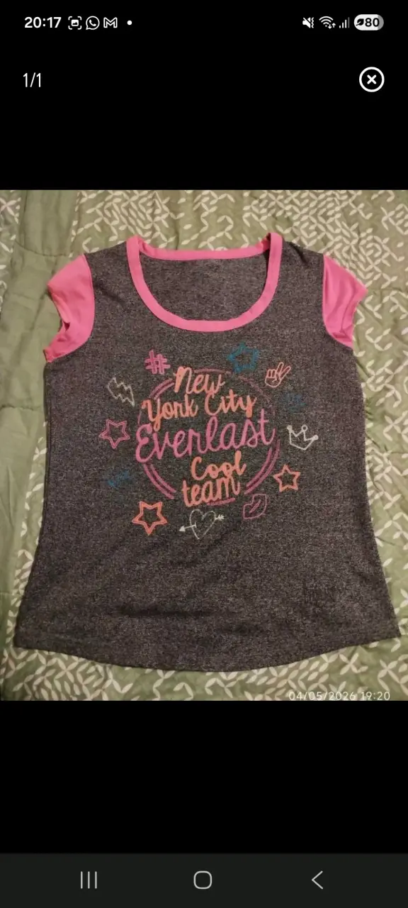 Polera Everlast para mujer con diseño colorido