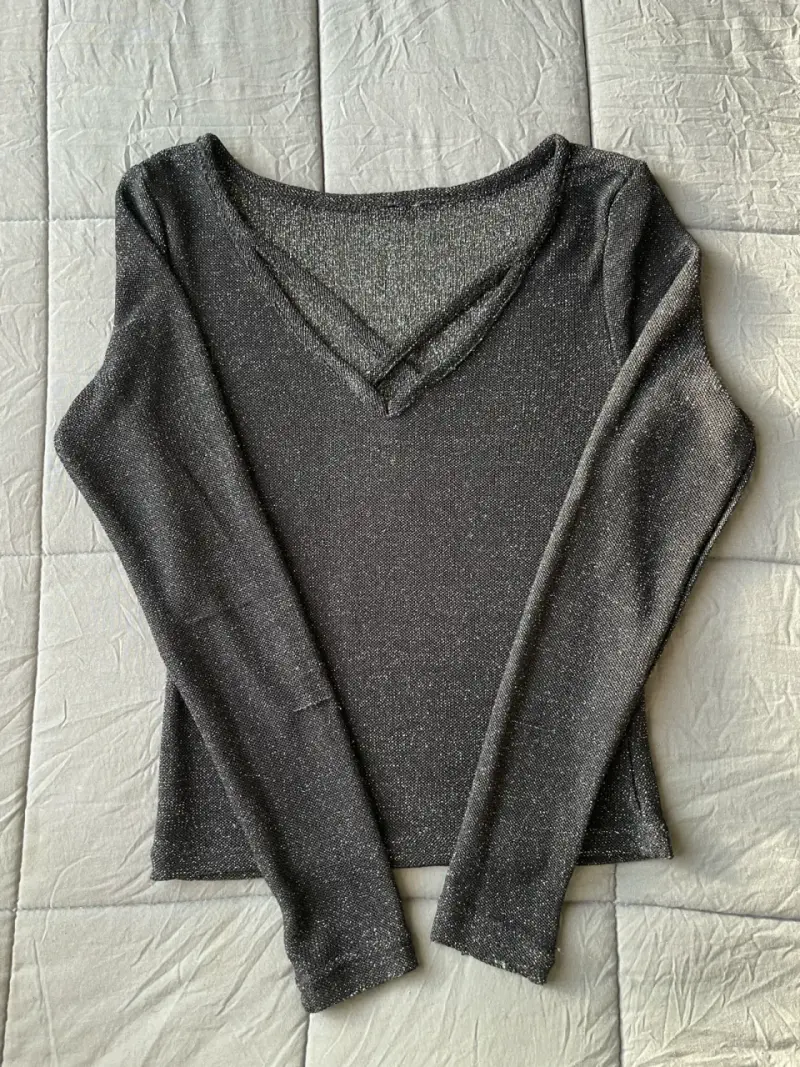 Polera Brillante Negra Manga Larga