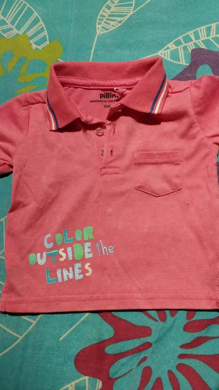 Polera polo rosa para bebé marca Pillin