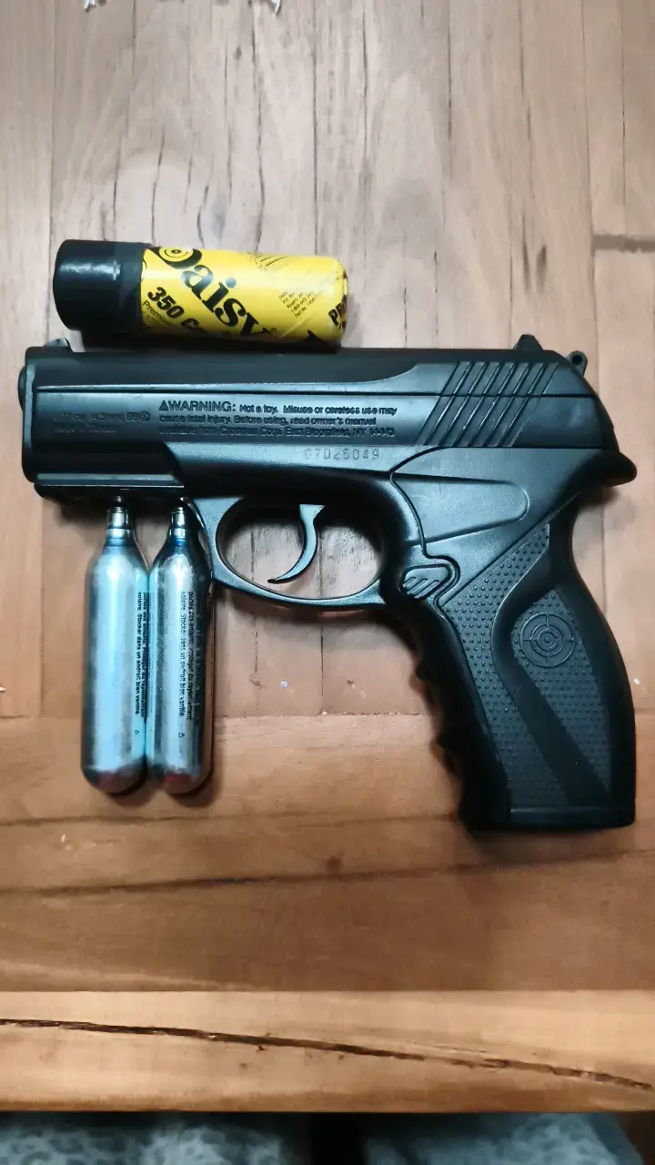 Pistola de aire comprimido Crosman C11 - 1