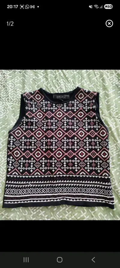Polera gruesa sin mangas estampado étnico Kasper - miniatura 1