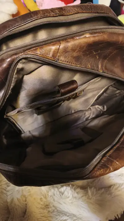Bolso de cuero vintage en buen estado - miniatura 1
