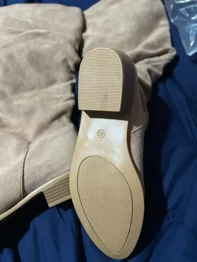 Botas altas de gamuza beige para mujer - miniatura 2