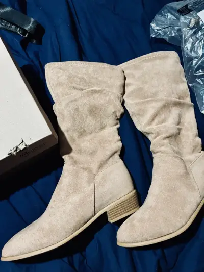 Botas altas de gamuza beige para mujer - miniatura 3