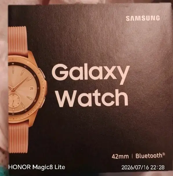 Smartwatch Honor Magic8 Lite dorado con correa rosa - 3