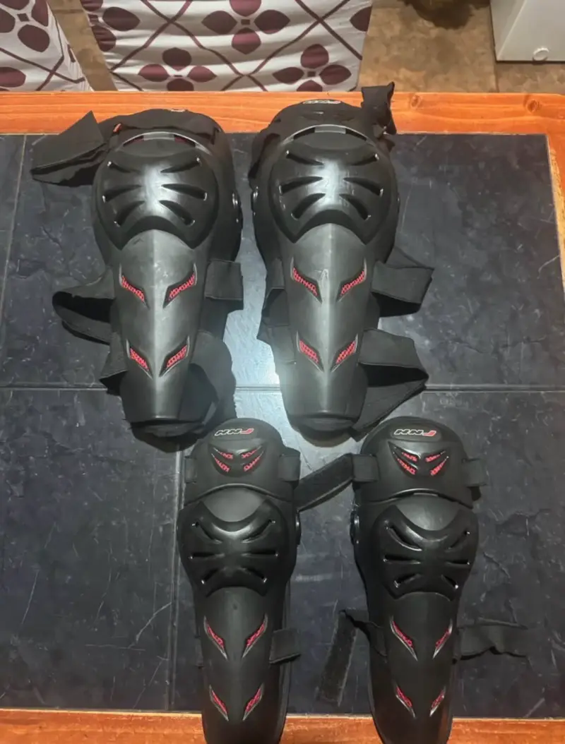 Rodilleras y coderas de protección para motocross